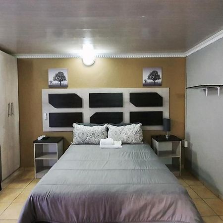 Genesis Self Catering Apartments Bloemfontein Esterno foto